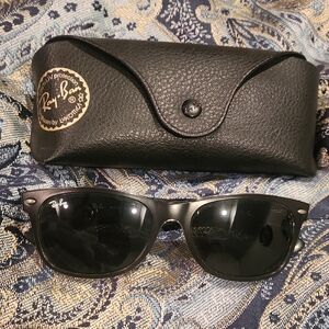 Ray-Ban Black Sunglasses with Case